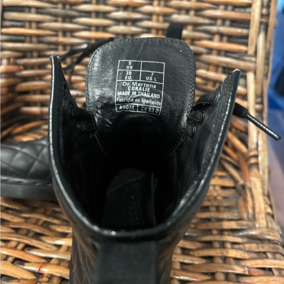 Dr. Martens Coralie quilted black combat boot 7 Great condition! - Picture 15 of 15